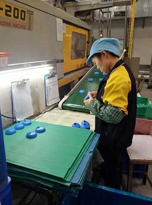 愛不停產(chǎn) 中國企業(yè)為英國自閉癥男孩重啟13年前生產(chǎn)線